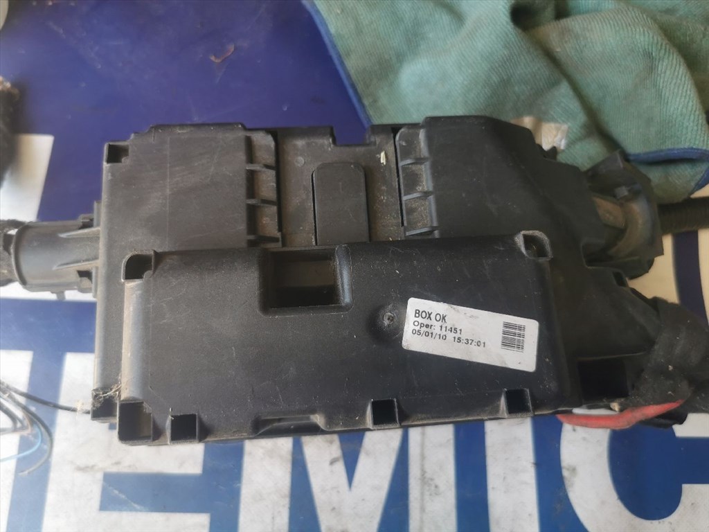 Opel Corsa D 1.3 CDTI OPEL CORSA D Biztosítéktábla Motortér  13299202 13246936 7. kép