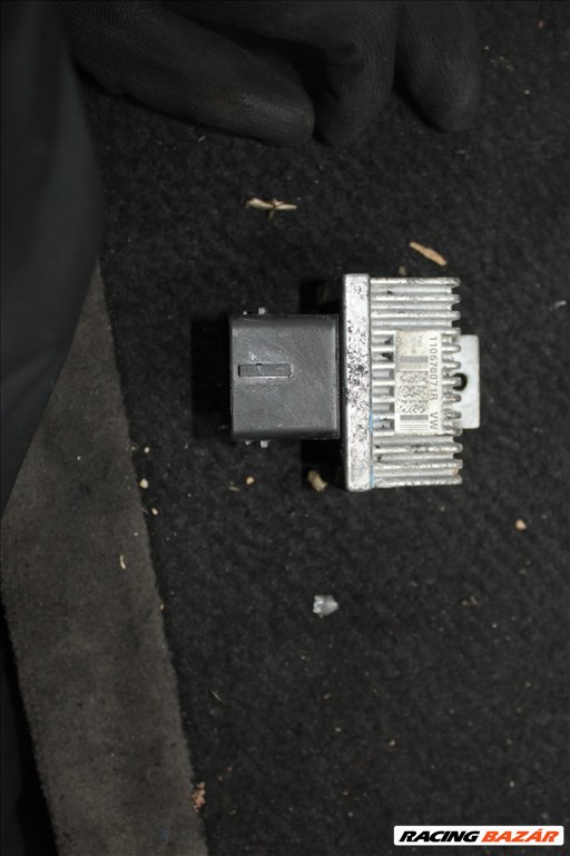 Renault Mégane  2013 1.5D K9K636  izzító relé 110678071R 1. kép