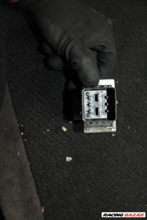 Renault Mégane  2013 1.5D K9K636  izzító relé 110678071R 2. kép