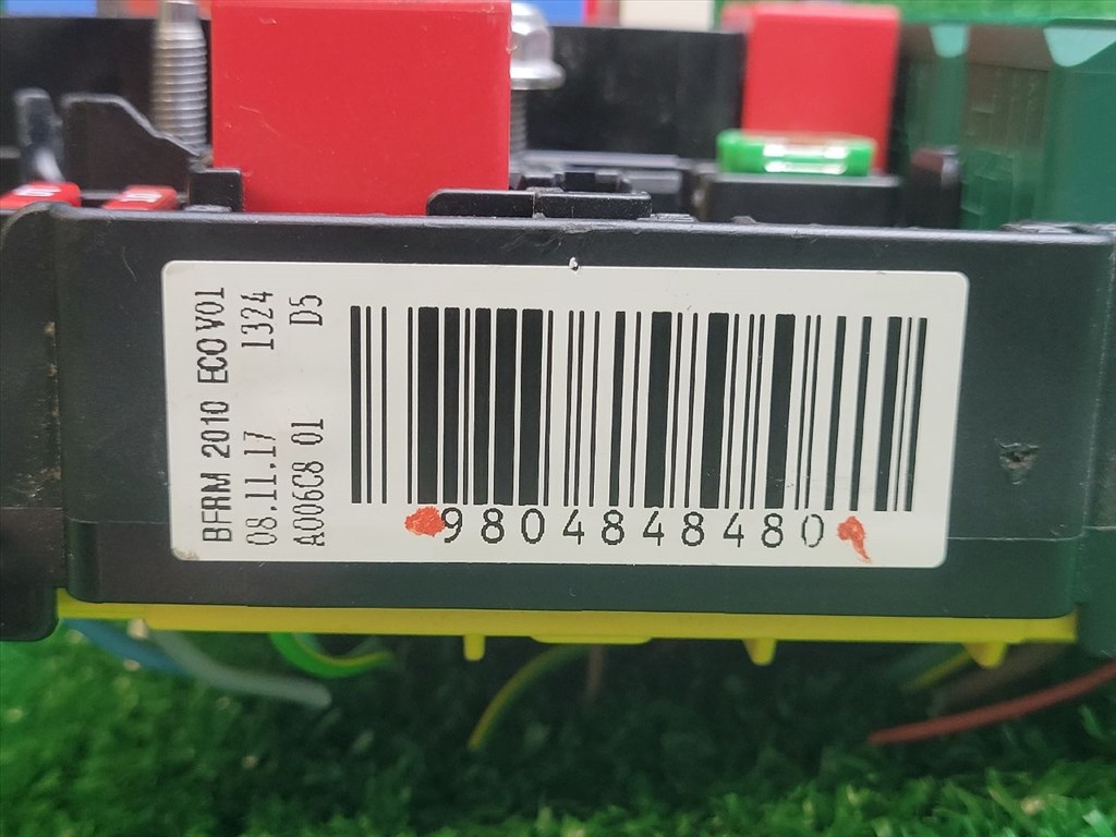 CITROËN C3 III Biztosítéktábla Utastér 9804848480 8066467 3. kép