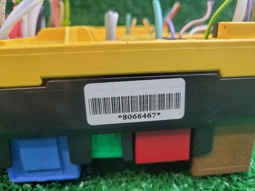 CITROËN C3 III Biztosítéktábla Utastér 9804848480 8066467 4. kép