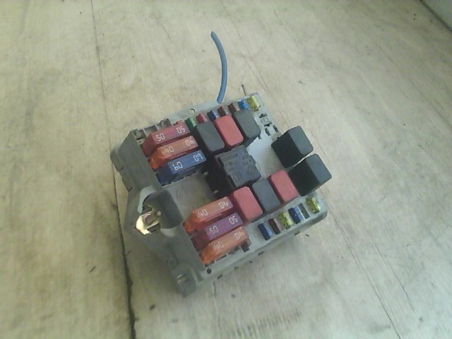 ALFA ROMEO ROMEO 147 00.10-04.10 Biztosítéktábla BCM BSI BSM SAM GEM modul Motortér 1. kép