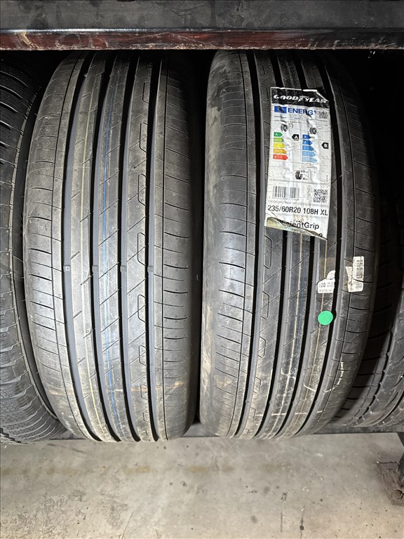 235/60 R20 Goodyear Efficient Grip Performance 108H l 2db l DOT:3821 1. kép