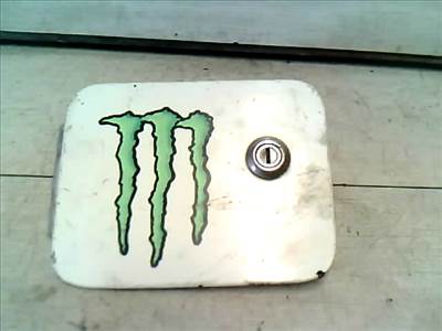 DAIHATSU APPLAUSE Tankajtó