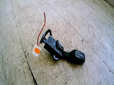 MAZDA PREMACY 99.01-05.10 Rádió kapcsoló