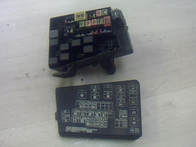 MITSUBISHI Space Star 2000.09.01-2004.12.03 Biztosítéktábla BCM BSI BSM SAM GEM modul Motortér 1. kép