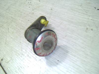 NISSAN MICRA K11 92.08-00.07 Csomagtérajtó dugózár