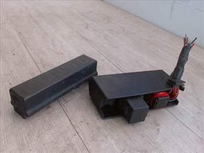 OPEL ASTRA F 91-94 Biztosítéktábla BCM BSI BSM SAM GEM modul Motortér