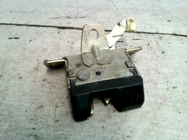 OPEL CORSA B 93-00 Csomagtérajtó zárszerkezet 1. kép