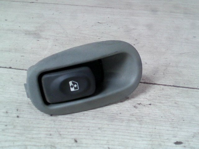 RENAULT MEGANE SCENIC 99-03 Jobb hátsó ablakemelő kapcsoló 1. kép