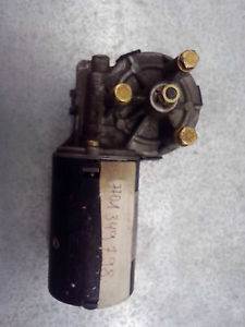 RENAULT R5 Ablaktörlő motor első