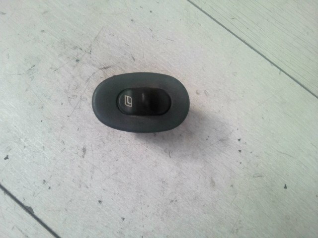 SAAB 900 Jobb hátsó ablakemelő kapcsoló 1. kép