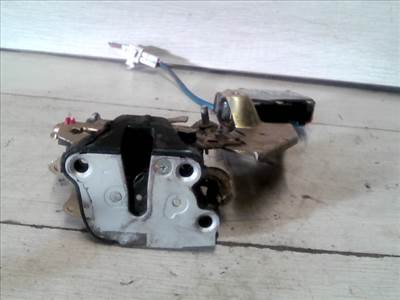 SUZUKI SWIFT 89-96 Bal hátsó ajtó zárszerkezet központi záras