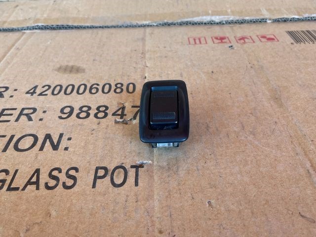 Mazda MPV (LW) MAZDA MPV Jobb hátsó Ablakemelő Kapcsoló 1944dk 1. kép