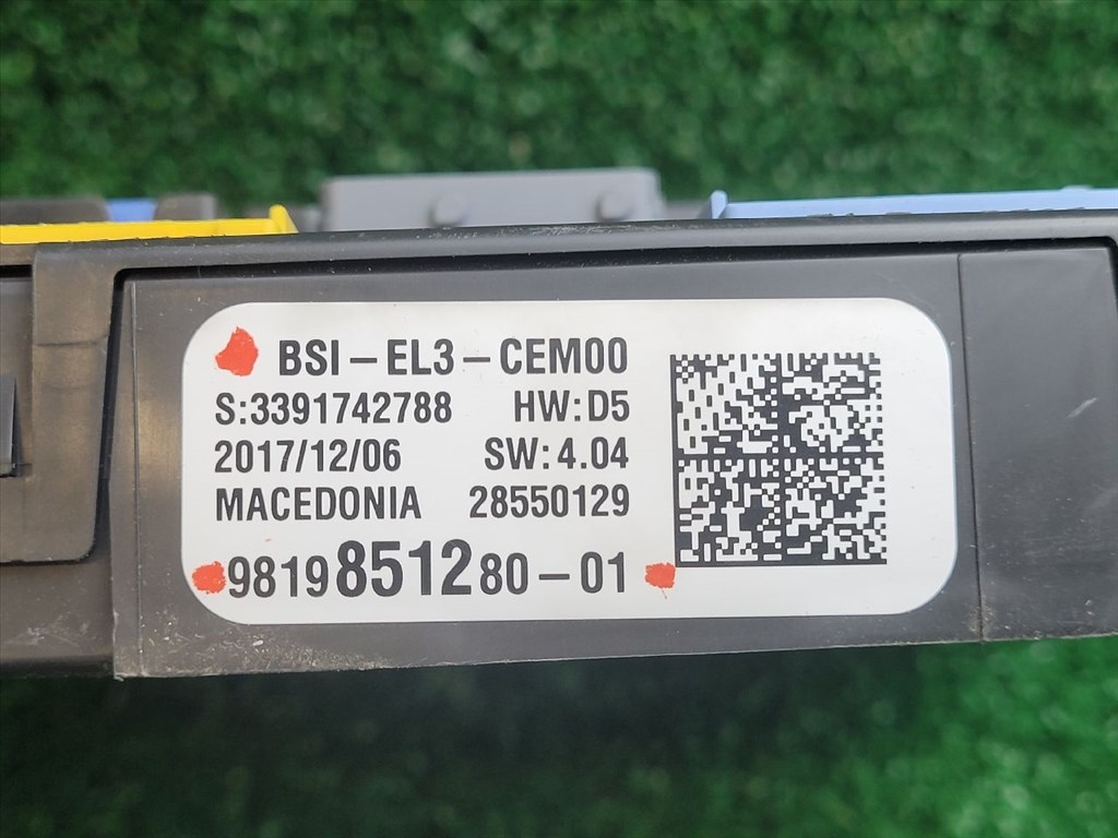 CITROËN C3 III Biztosítéktábla Utastér 9819851280 981985128001 3. kép