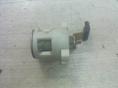 CHRYSLER VOYAGER 01.03-05.01 Csomagtérajtó dugózár