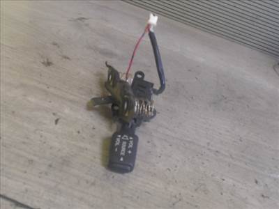 MAZDA PREMACY 99.01-05.10 Rádió kapcsoló