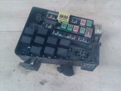 MITSUBISHI Space Star 2000.09.01-2004.12.03 Biztosítéktábla BCM BSI BSM SAM GEM modul Motortér