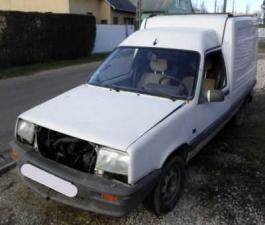 RENAULT RAPID Jobb első fényszóró