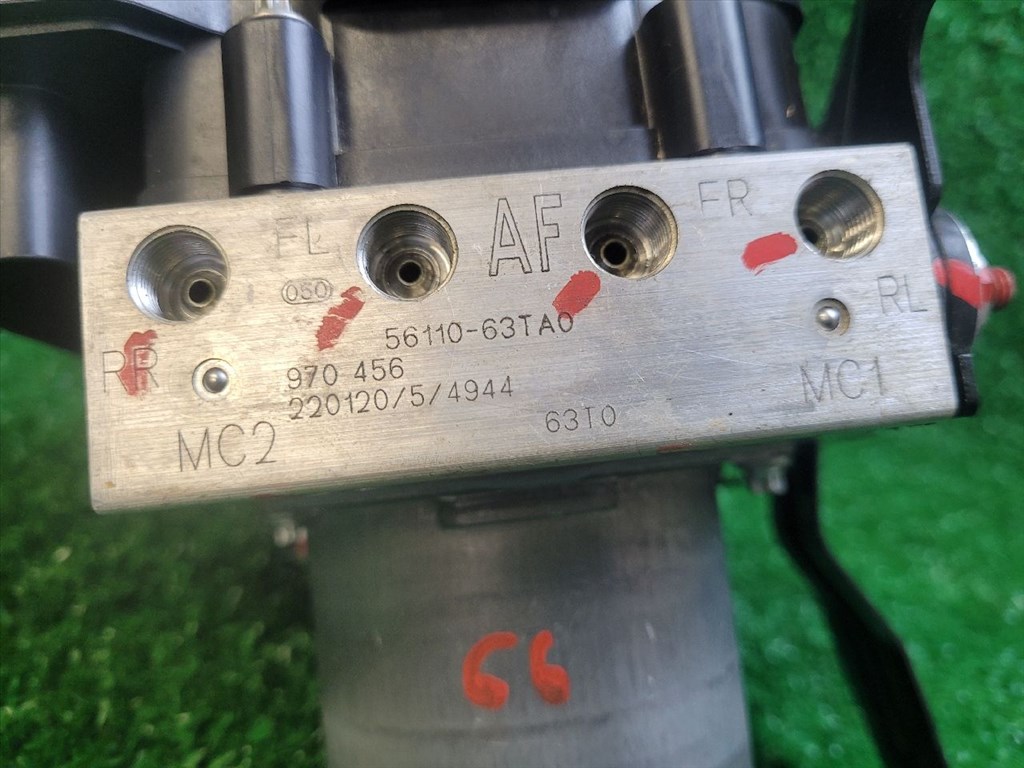 SUZUKI S-CROSS ABS Kocka 5611063TA0 3. kép