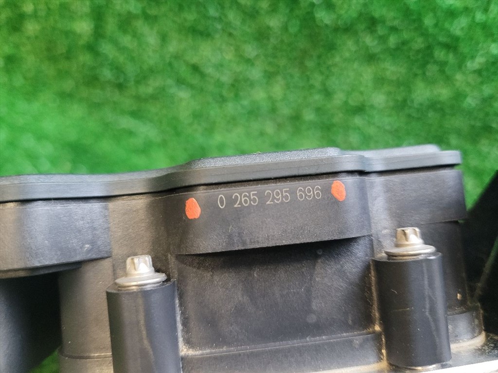 SUZUKI S-CROSS ABS Kocka 5611063TA0 4. kép