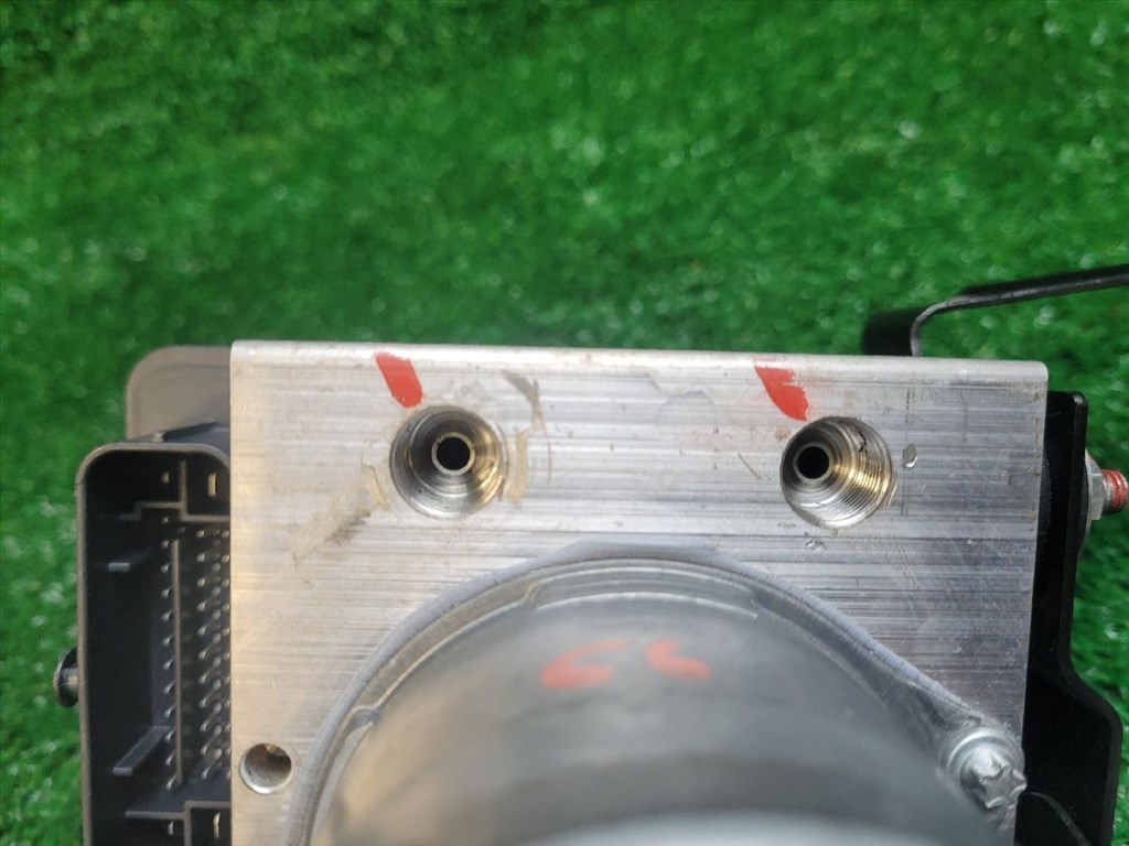 SUZUKI S-CROSS ABS Kocka 5611063TA0 6. kép