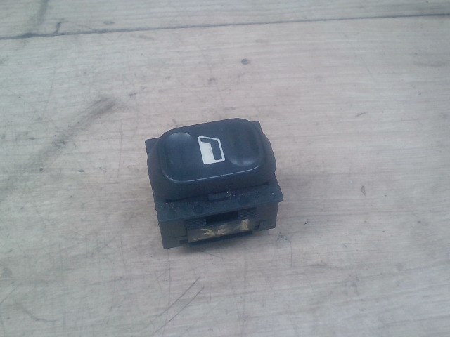 CITROEN XSARA 00.11-04.12 Jobb első ablakemelő kapcsoló 1. kép