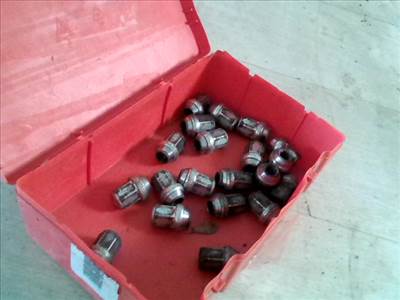 KIA CEED 2006.10-2009.07 Kerékcsavar garnitúra alufelnihez