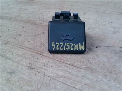 MAZDA 3 03.10-06.06 Motorháztető nyitó kar