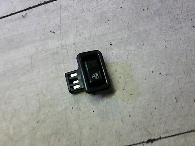 MITSUBISHI LANCER 88-92 Jobb hátsó ablakemelő kapcsoló 1. kép