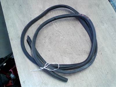 RENAULT CLIO 01-06 Jobb hátsó ajtó kéder gumi