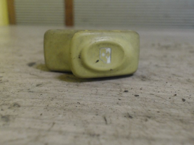 RENAULT TWINGO 98-07 Bal első ablakemelő kapcsoló 1. kép