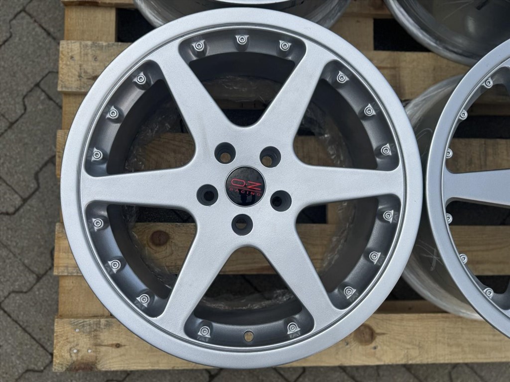 R18 5x112 (57,1)  Toora 8J ET35 felni alufelni alufelnik felnik 8x18  2. kép