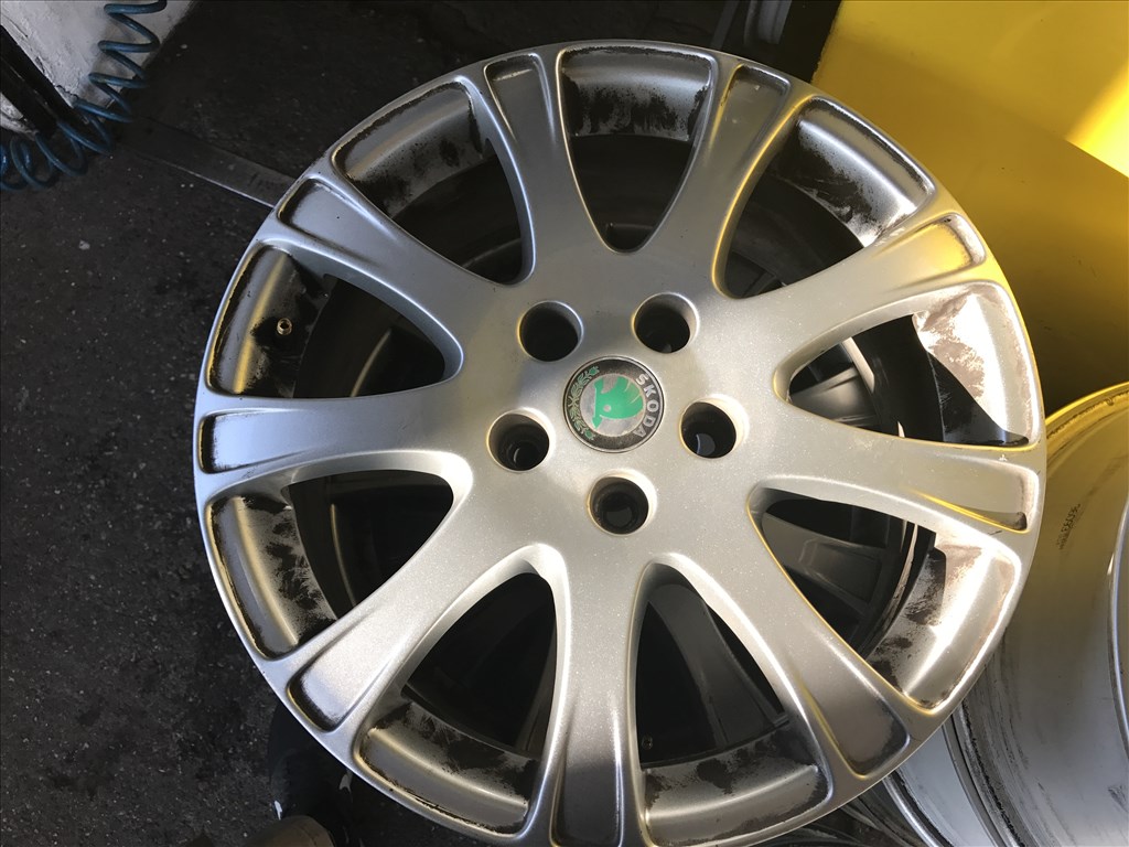 Skoda Octavia RS gyári 7X17-es 5X112-es ET54-es könnyűfém felni garnítúra eladó 3. kép