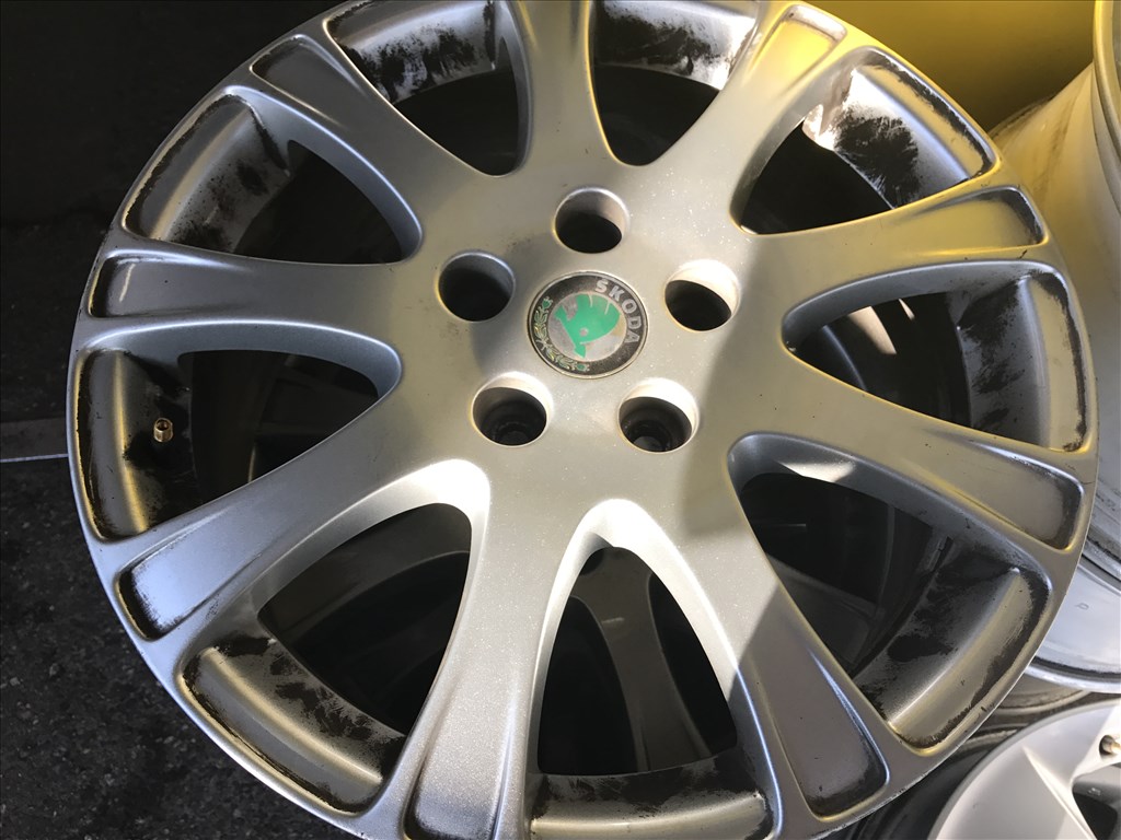 Skoda Octavia RS gyári 7X17-es 5X112-es ET54-es könnyűfém felni garnítúra eladó 4. kép