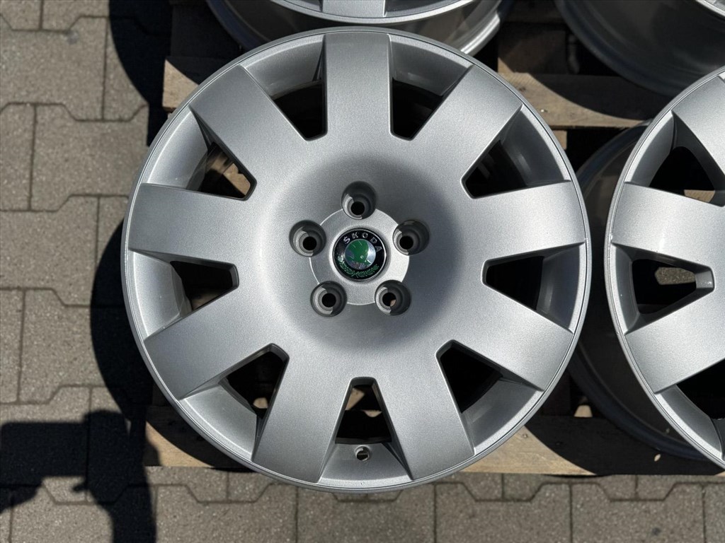 R17 5x112 Original Skoda SuperB 7J ET37 OE 3U0601025  gyári alufelnik felnik  2. kép