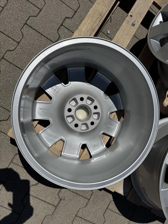 R17 5x112 Original Skoda SuperB 7J ET37 OE 3U0601025  gyári alufelnik felnik  3. kép