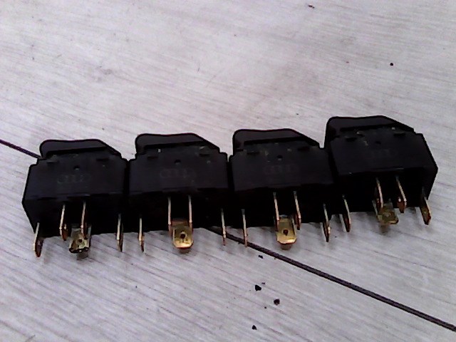 AUDI A4 98-01 Ablakemelő kapcsoló pozíció független 1. kép