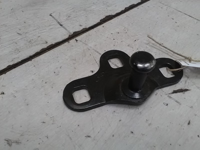 FORD MONDEO 01-07 Csomagtérajtó zár ütköző 1. kép