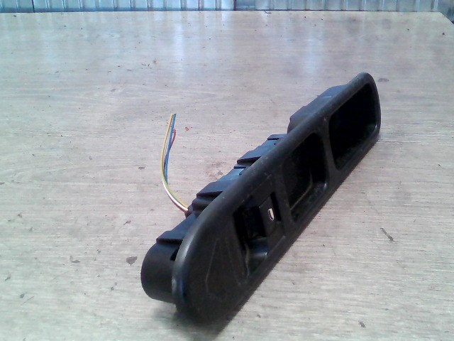 PEUGEOT 307 01-05 Jobb első ablakemelő kapcsoló 1. kép