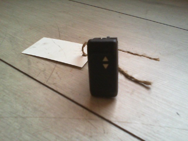 RENAULT CLIO 90-96 Bal első ablakemelő kapcsoló 1. kép