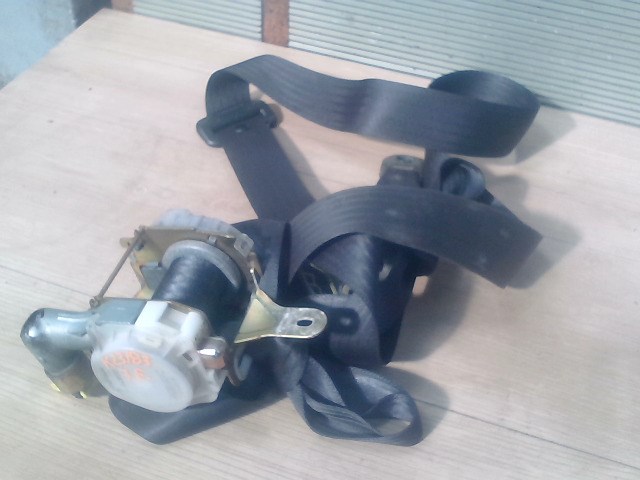 TOYOTA Corolla Verso 02.01.01-04.05.31 Jobb első biztonsági öv 1. kép