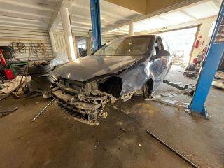 VW GOLF V (1K1) Bal első Dobbetét (Kerékjárati, Műanyag)