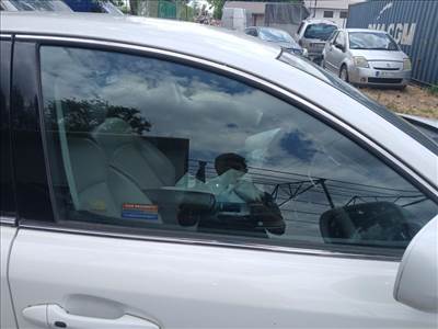 Lexus IS 220d jobb első ablak üveg 