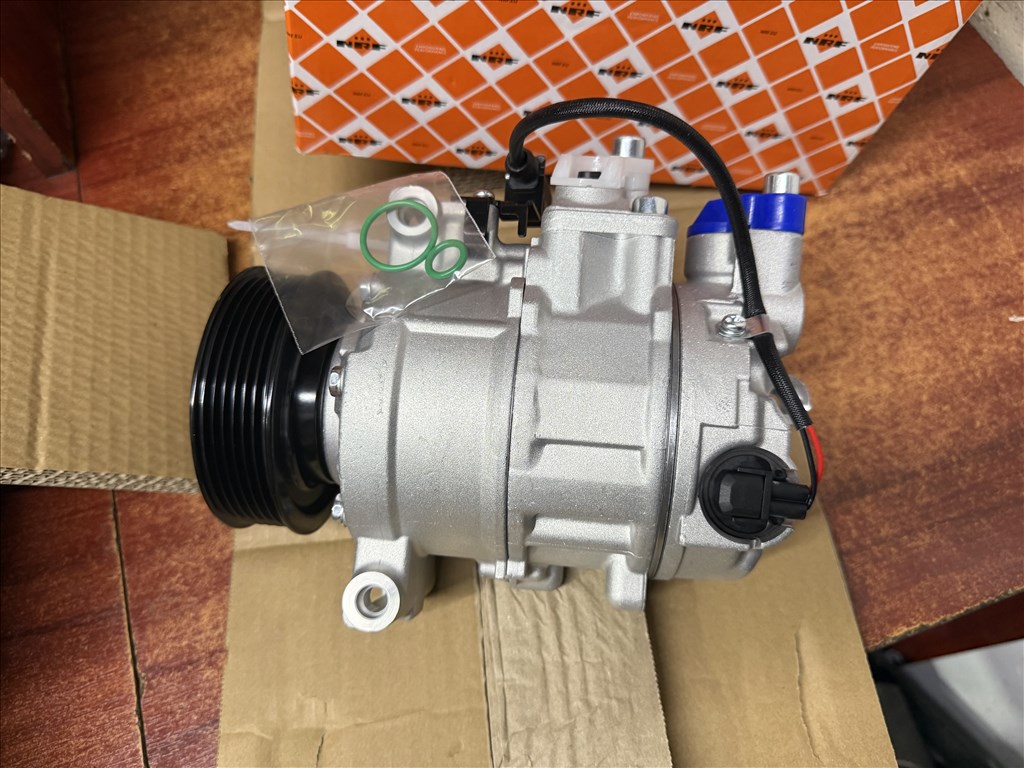 Audi A4 A5 A6 Q5 klímakompresszor  4f0260805g 4f0260805p 1. kép