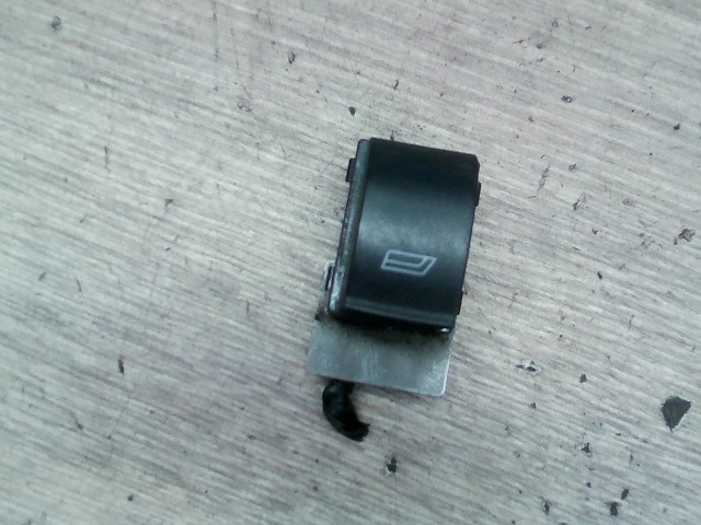 AUDI A3 96-00 Ablakemelő kapcsoló pozíció független 1. kép