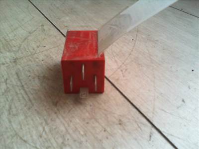 FORD KA 96-09 ABLAKTÖRLŐ RELÉ