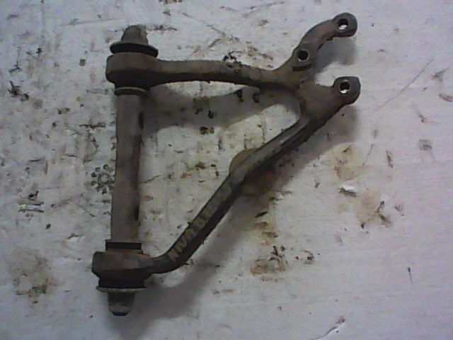 LADA NIVA 1.7 Jobb első felső lengőkar 1. kép