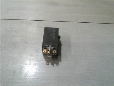 MAZDA E2200 Ablaktörlő relé