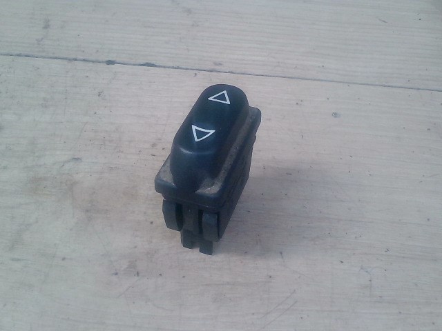 PEUGEOT 306 93-97 Jobb első ablakemelő kapcsoló 1. kép